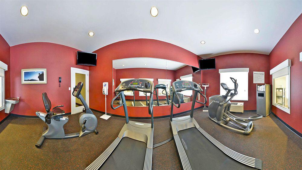 Holiday Inn Express Hotel & Suites Detroit-Utica By Ihg Buitenkant foto
