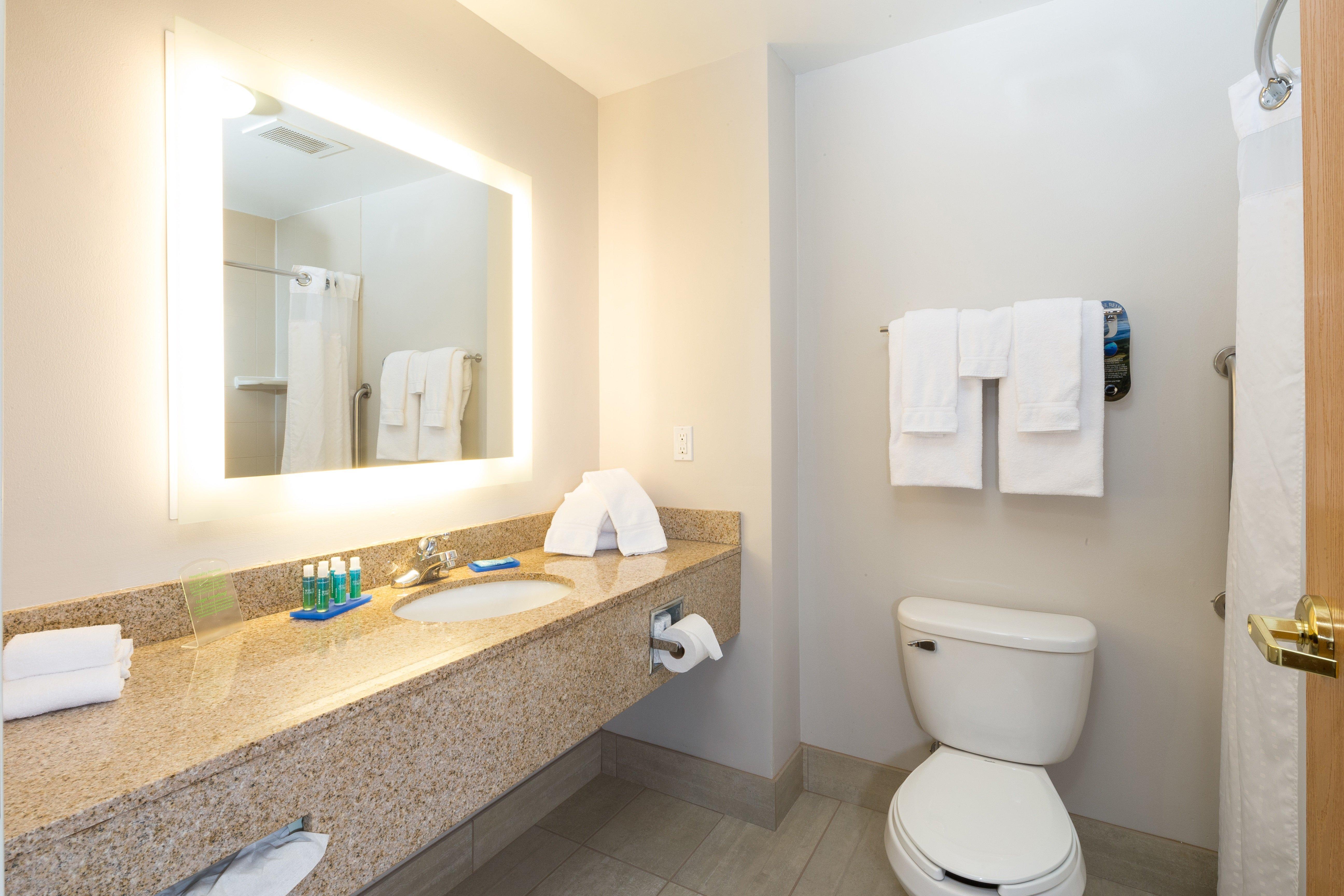 Holiday Inn Express Hotel & Suites Detroit-Utica By Ihg Buitenkant foto