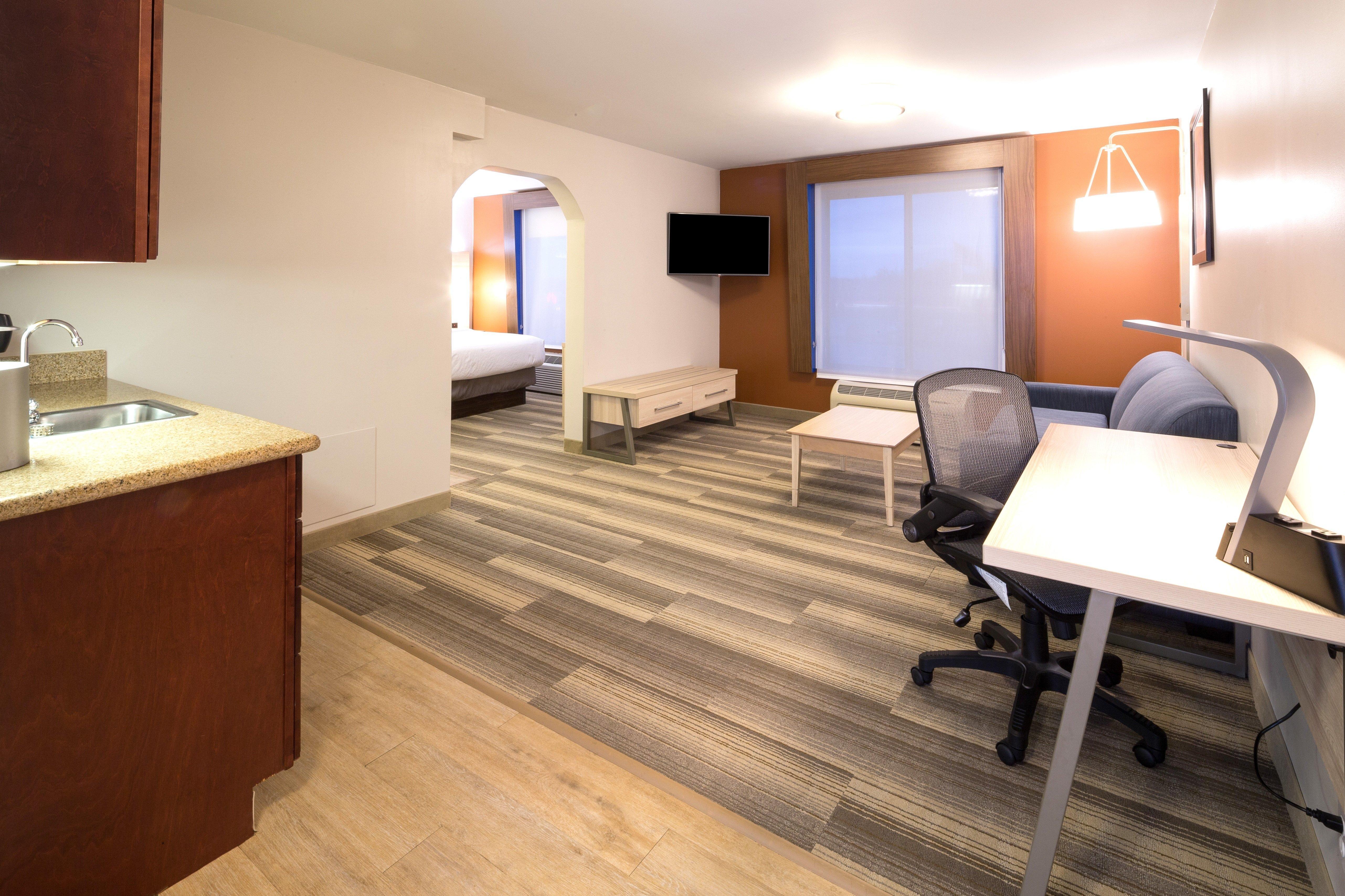 Holiday Inn Express Hotel & Suites Detroit-Utica By Ihg Buitenkant foto