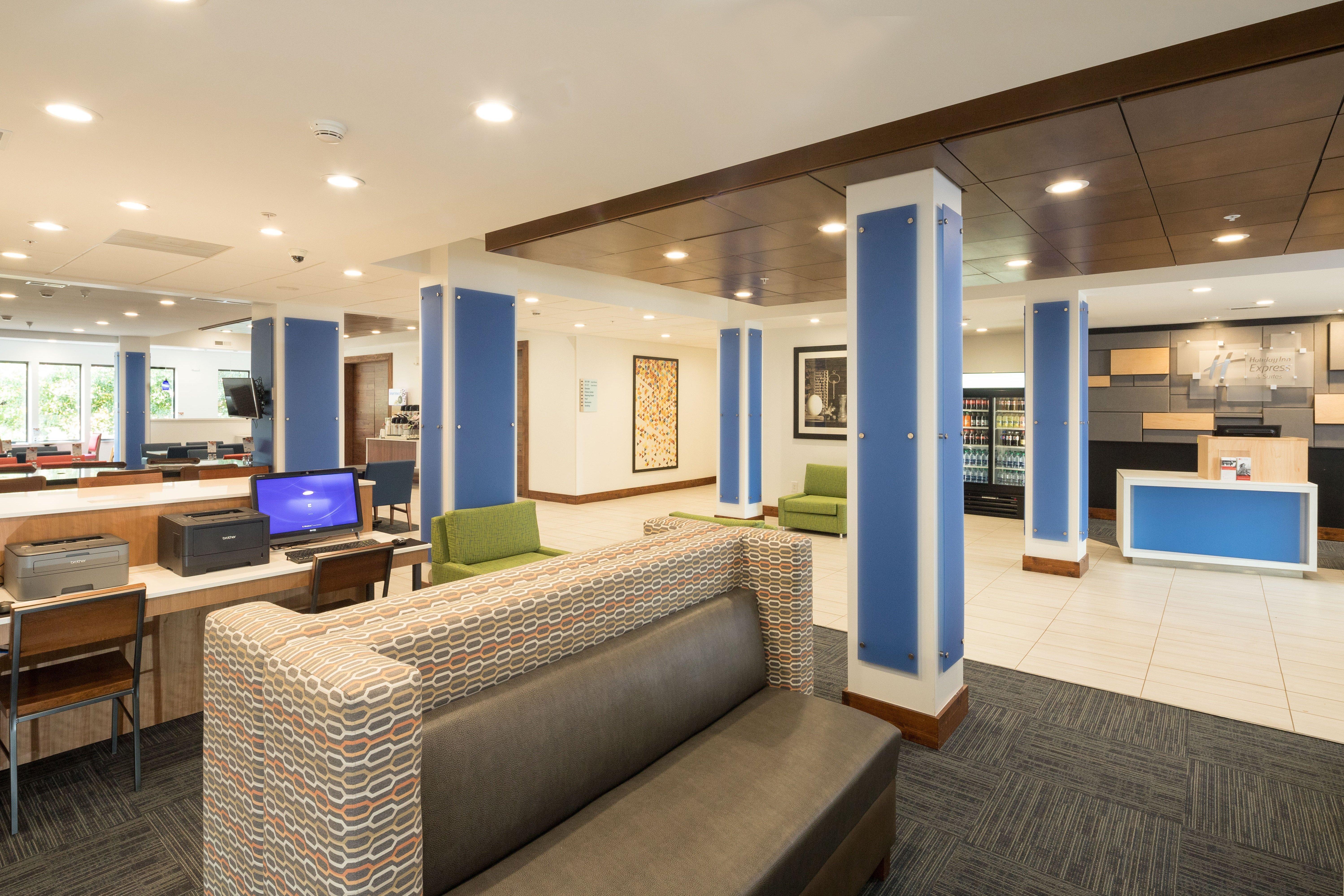 Holiday Inn Express Hotel & Suites Detroit-Utica By Ihg Buitenkant foto