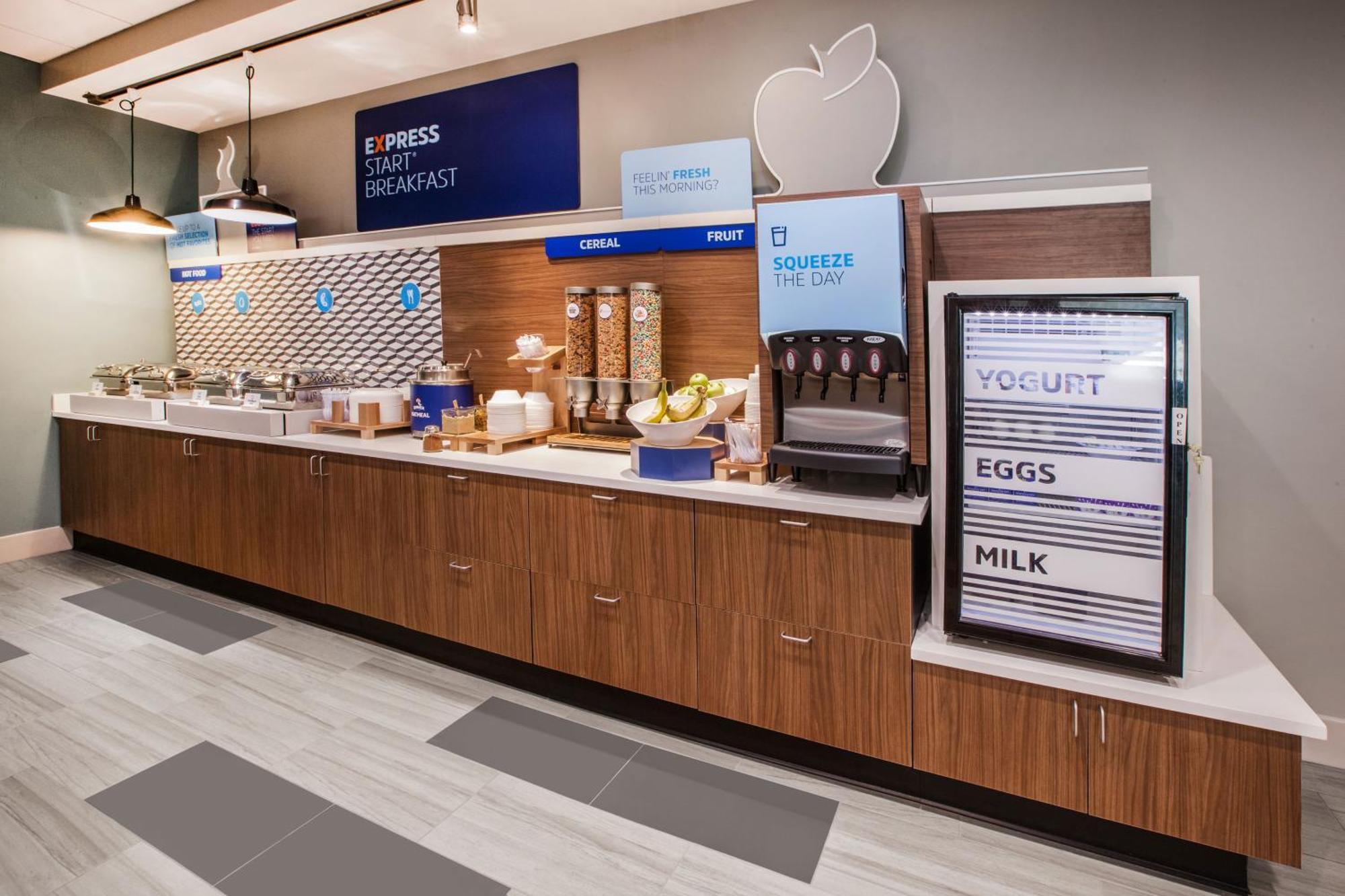 Holiday Inn Express Hotel & Suites Detroit-Utica By Ihg Buitenkant foto
