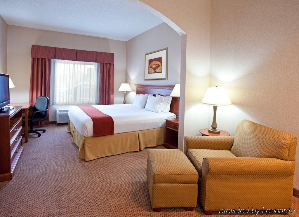 Holiday Inn Express Hotel & Suites Detroit-Utica By Ihg Buitenkant foto