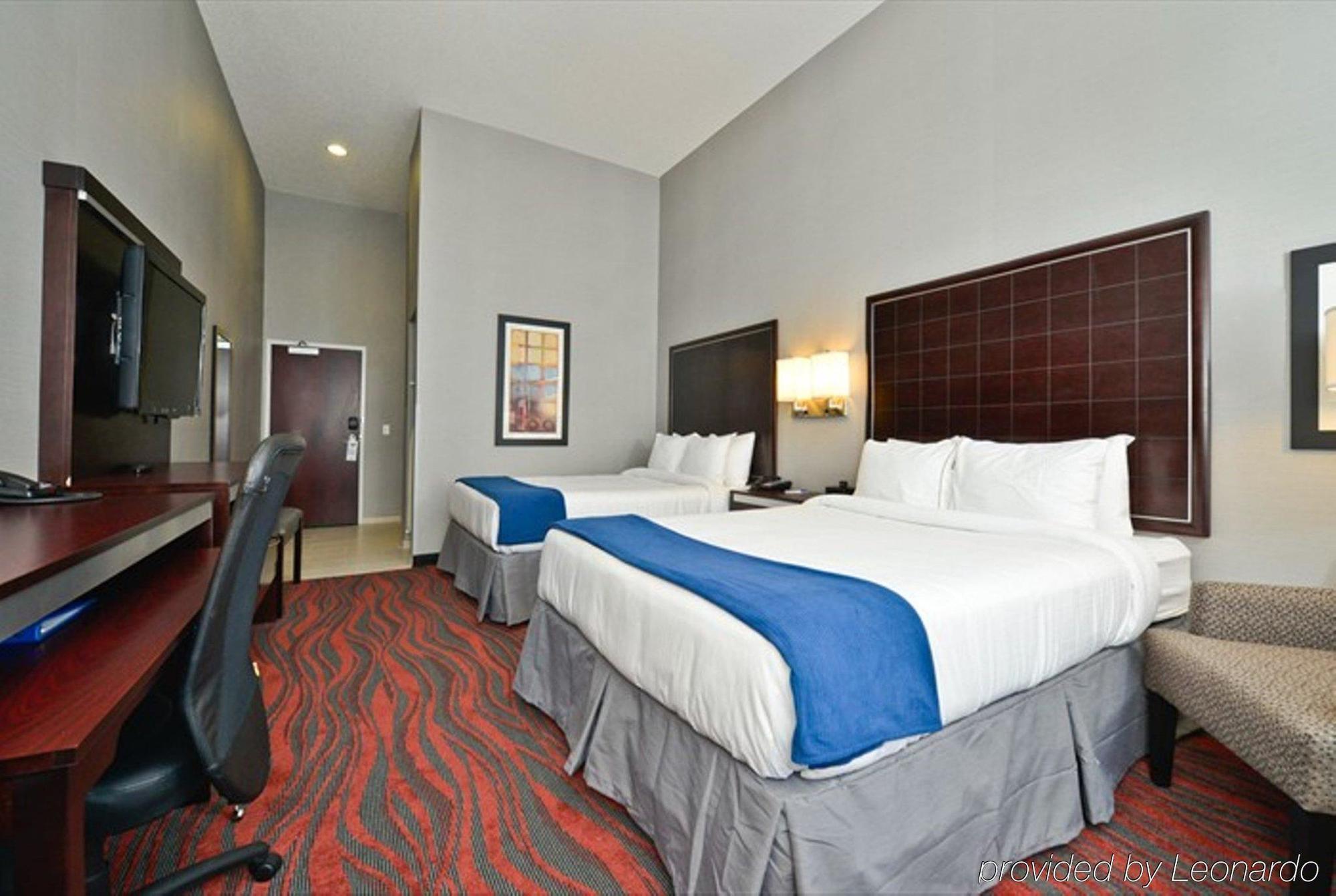 Holiday Inn Express Hotel & Suites Detroit-Utica By Ihg Buitenkant foto