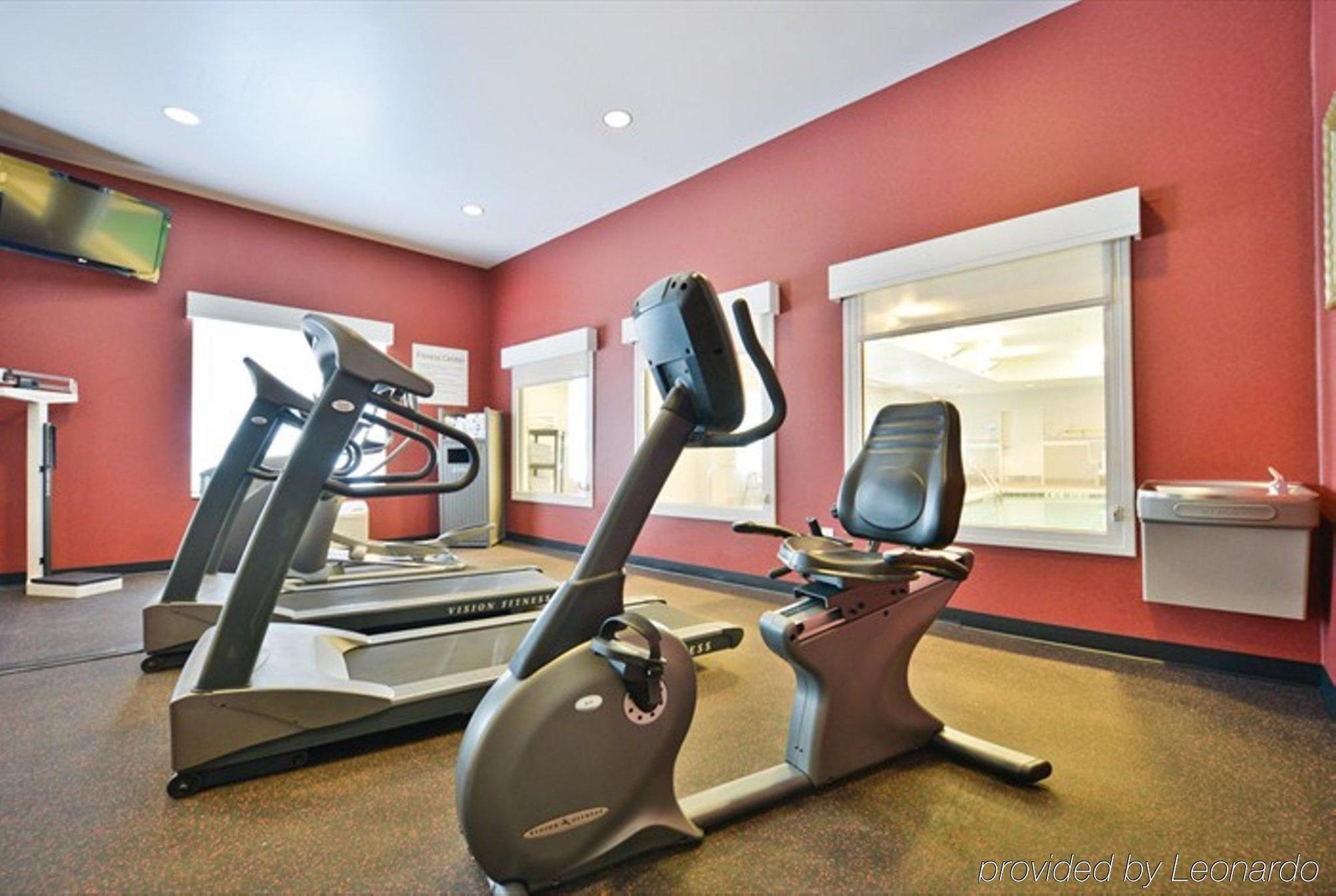Holiday Inn Express Hotel & Suites Detroit-Utica By Ihg Buitenkant foto