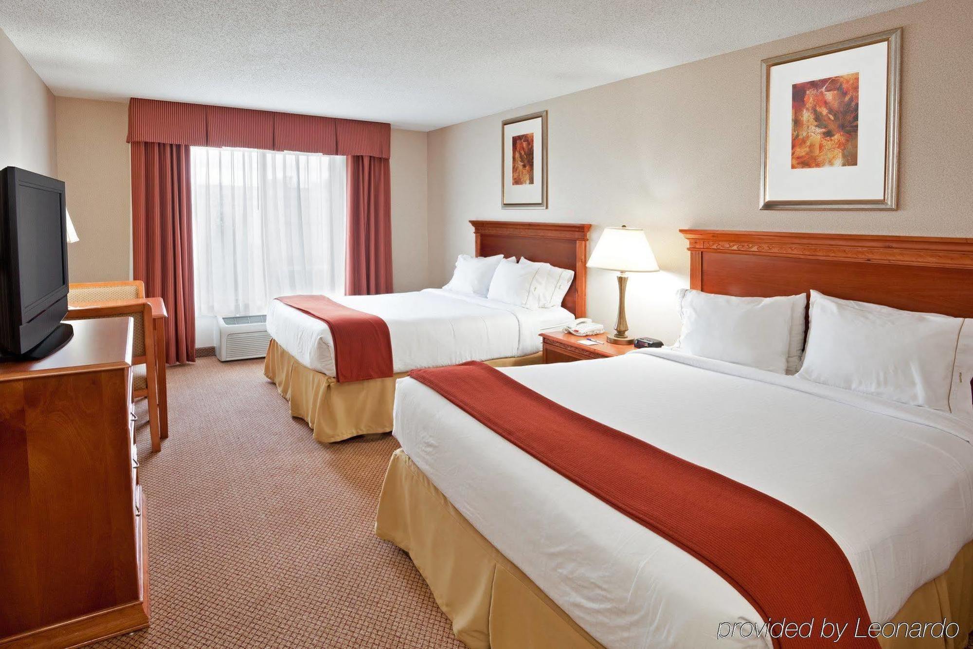 Holiday Inn Express Hotel & Suites Detroit-Utica By Ihg Kamer foto