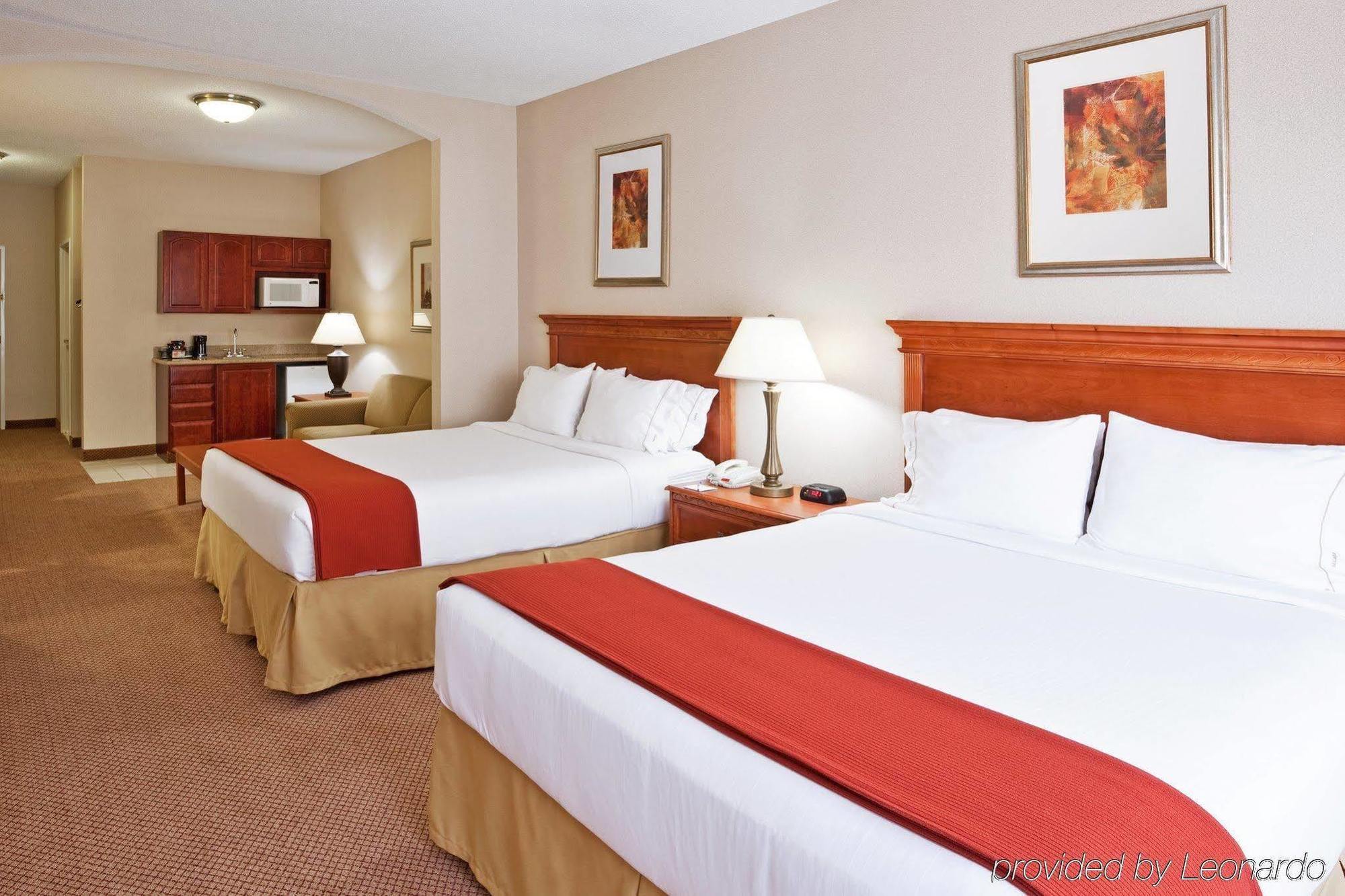 Holiday Inn Express Hotel & Suites Detroit-Utica By Ihg Kamer foto